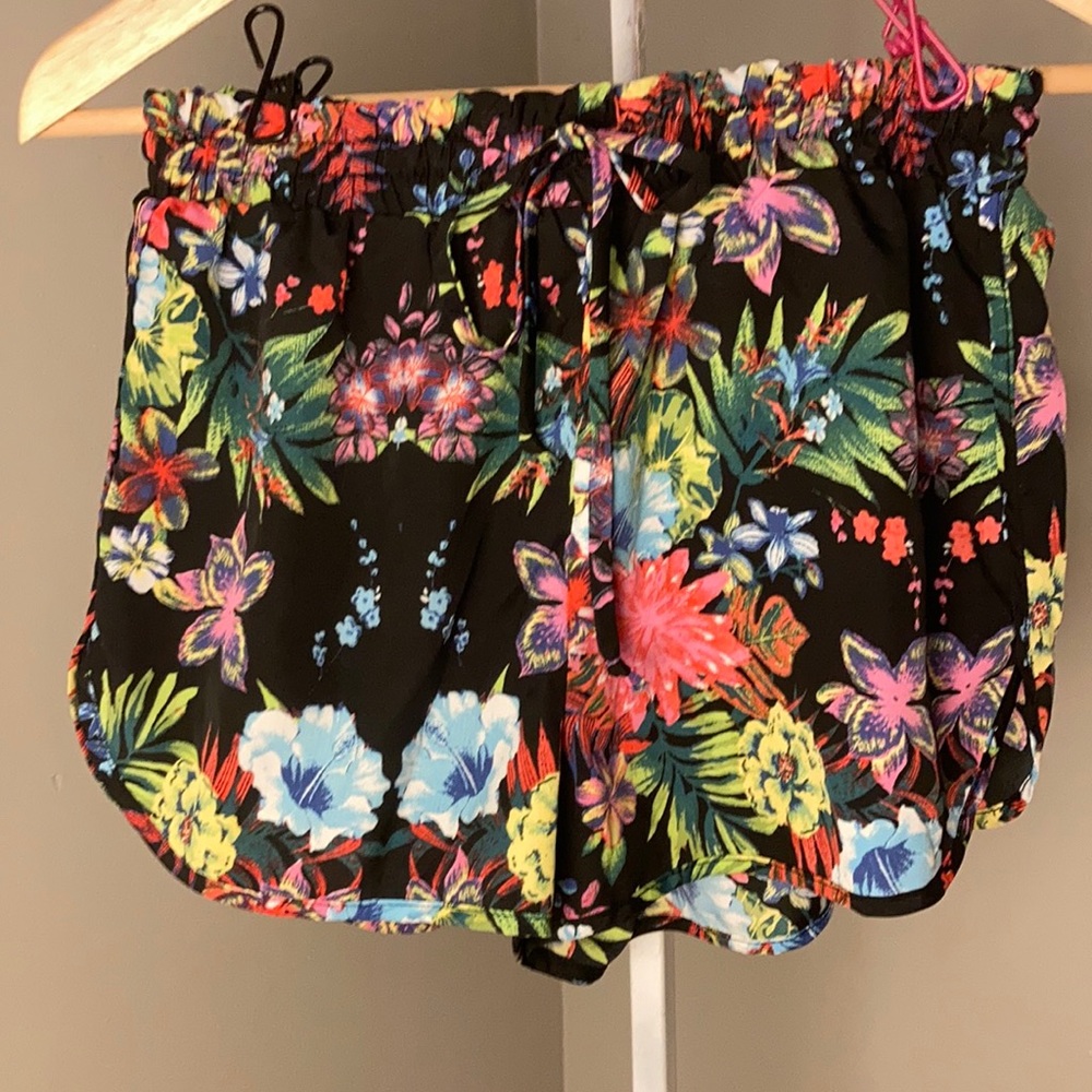 Tropical shorts